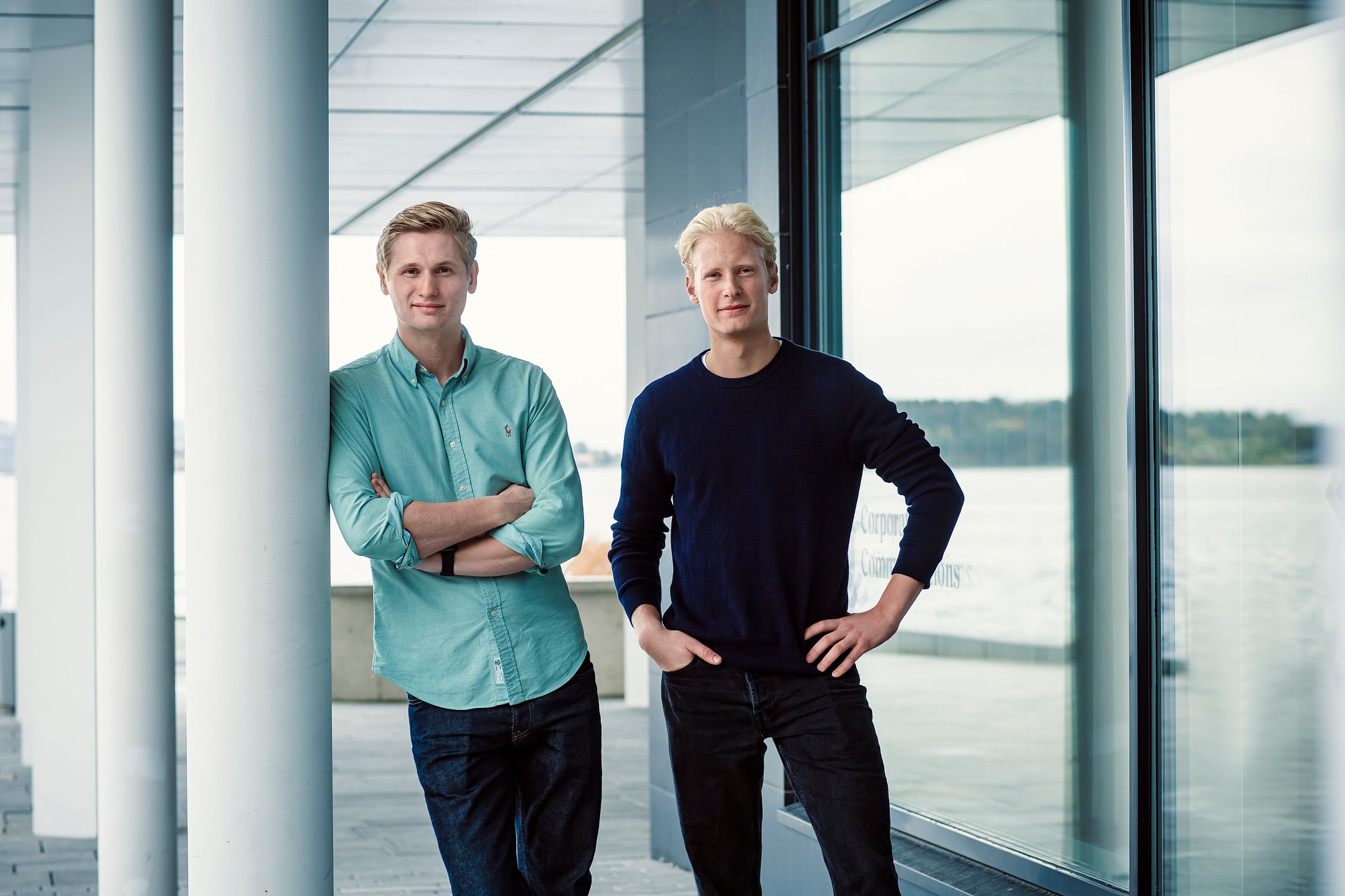 NON-PROFIT: Anders Rodem (22) og Bjørn Spieler (25) har utviklet en helautomatisk strømleveringstjeneste som de sier ikke skal tjene penger på privatpersoner. Foto: Astrid Waller